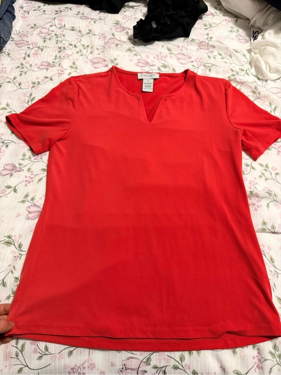 Carmen Marc Valvo Tops - Carmen Marc Valvo Bright Red Short-Sleeve Notch-Neck Tee
